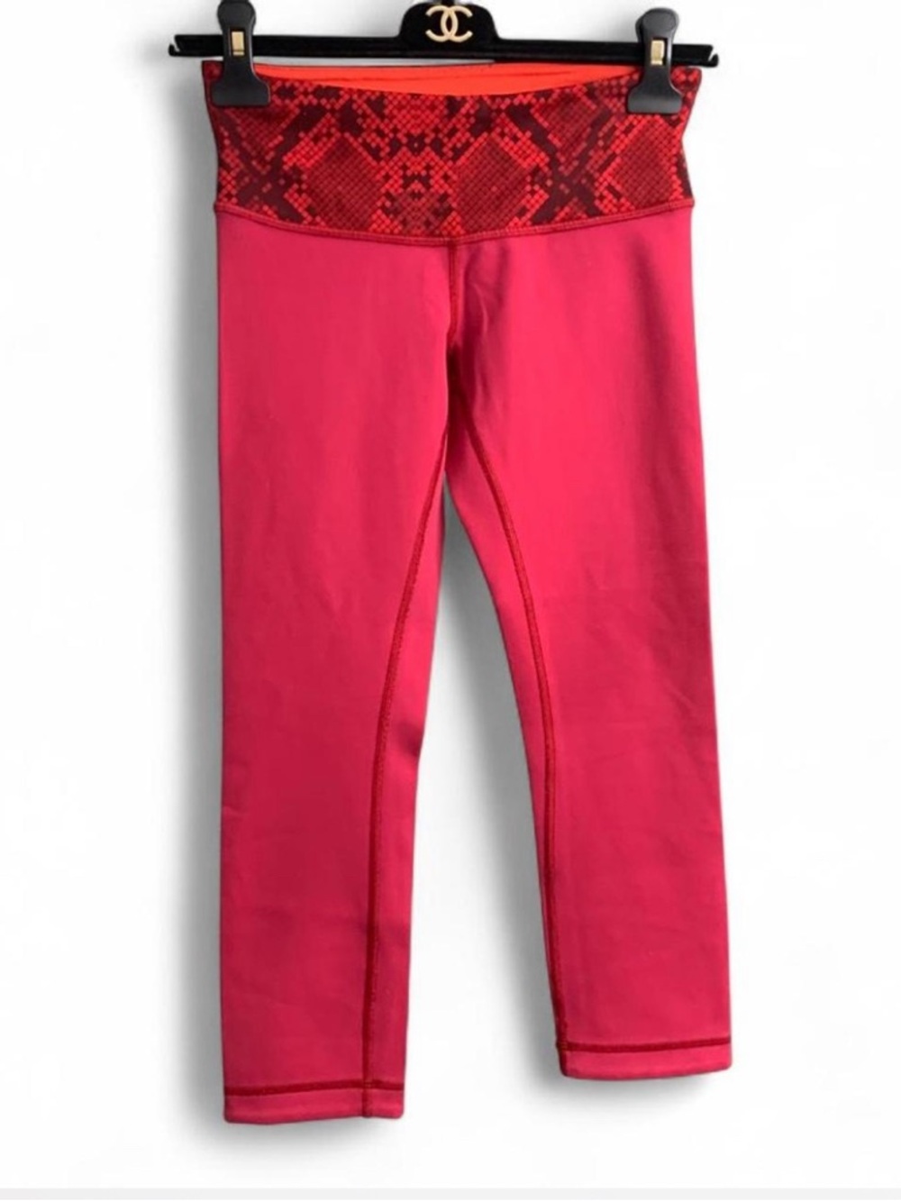 Lululemon wunder under crop Leggings reversible size 4 yoga active wear workout